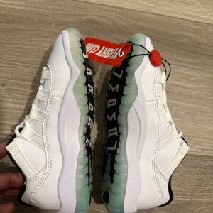 Jordan 11 Legend Blue Size 11c